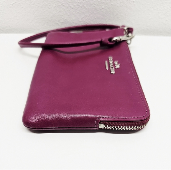 Coach - Picture 6 of 11